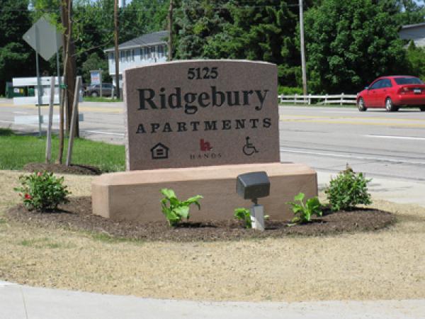 Ridgebury Apartments 